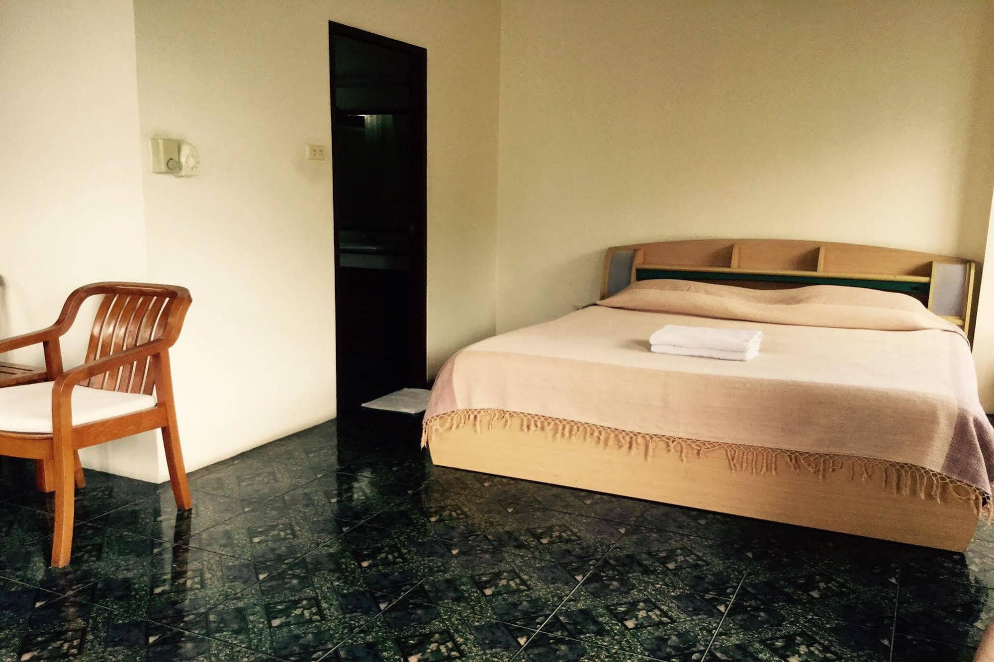 Hotel Shagwell Mansions Pattaya Zewnętrze zdjęcie