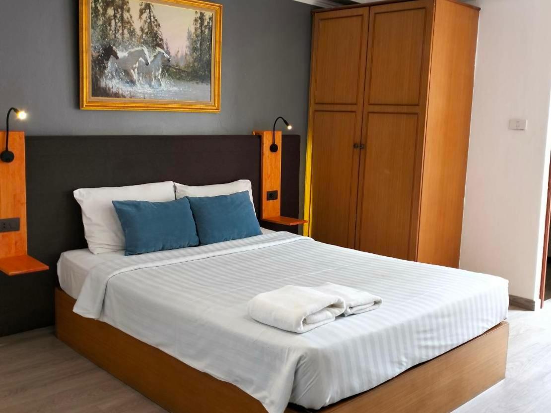 Hotel Shagwell Mansions Pattaya Pokój zdjęcie